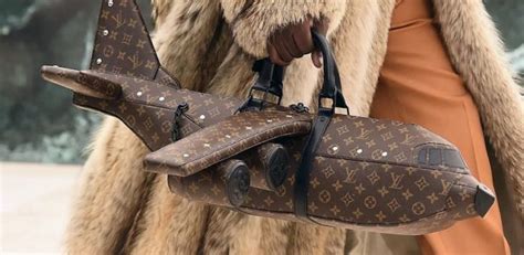 bolsa aviao louis vuitton|Louis Vuitton catalogue with prices.